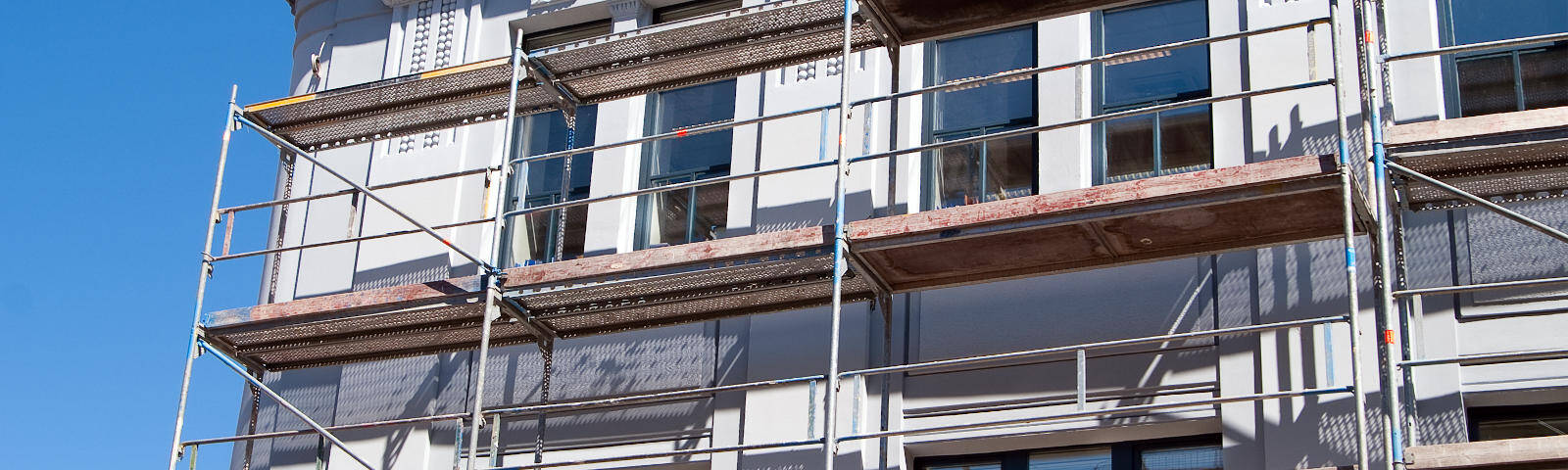 Using cable ties in the construction industry