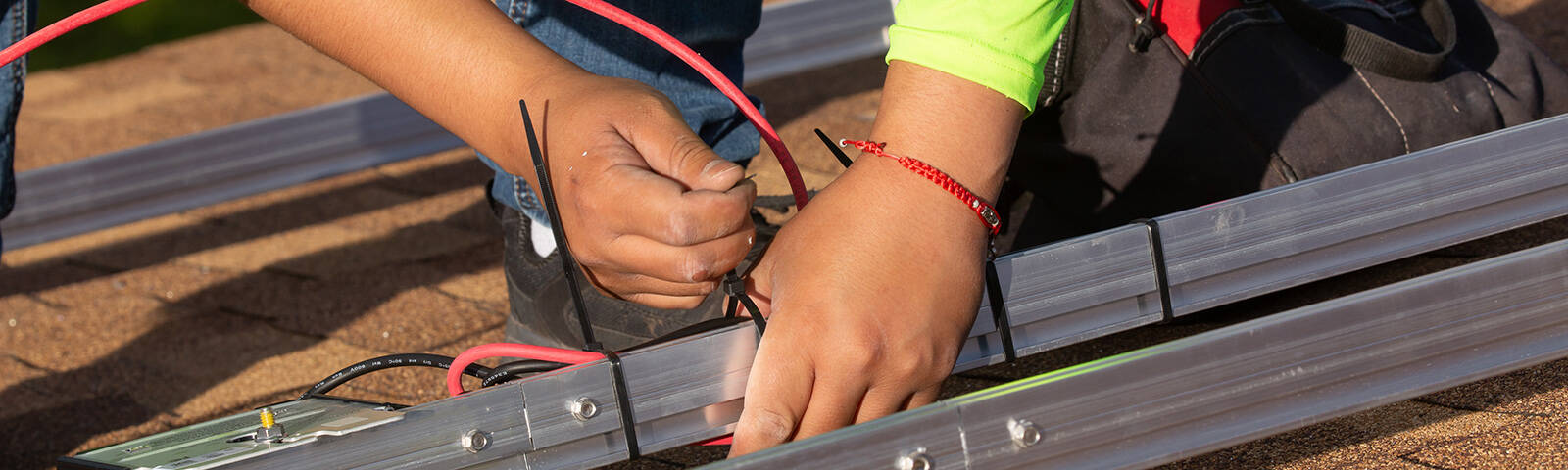 Which cable ties should manufacturers use?