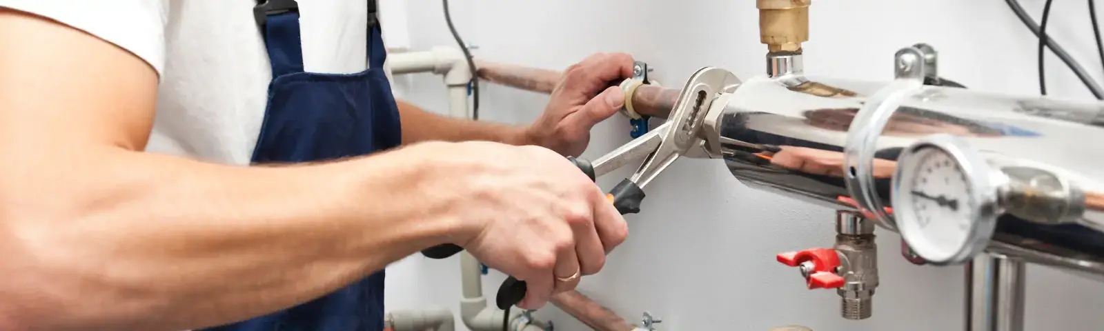 Securing pipes and hoses - cable ties for plumbers